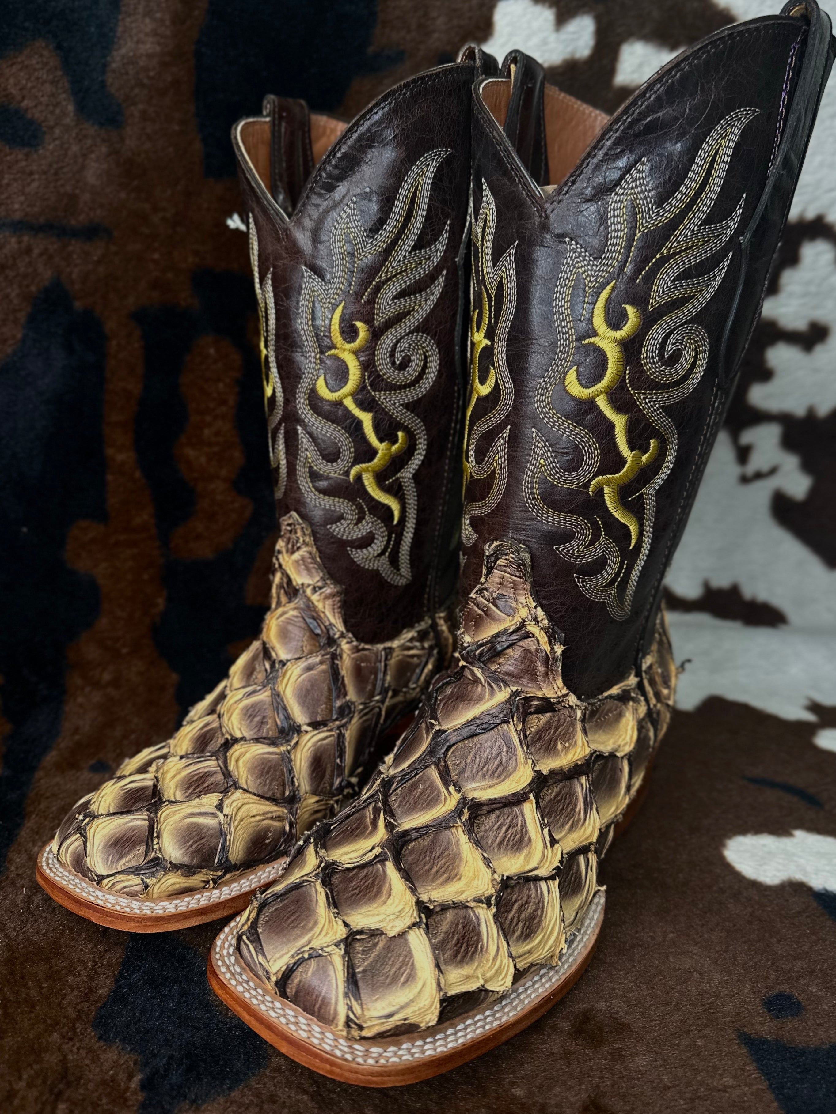 Bota Exotica: Arapaima 014 Beige Mens Boots