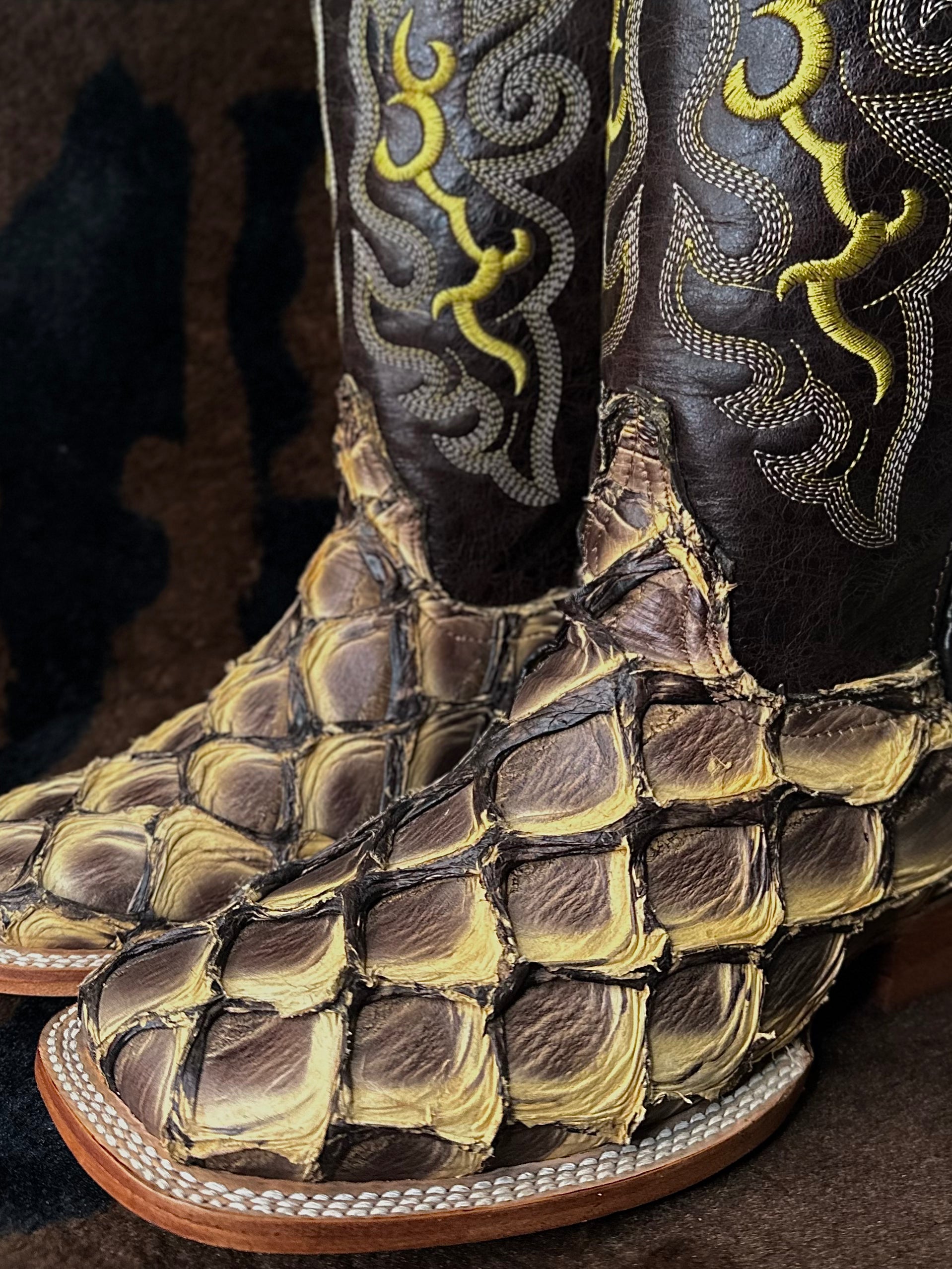 Bota Exotica: Arapaima 014 Beige Mens Boots