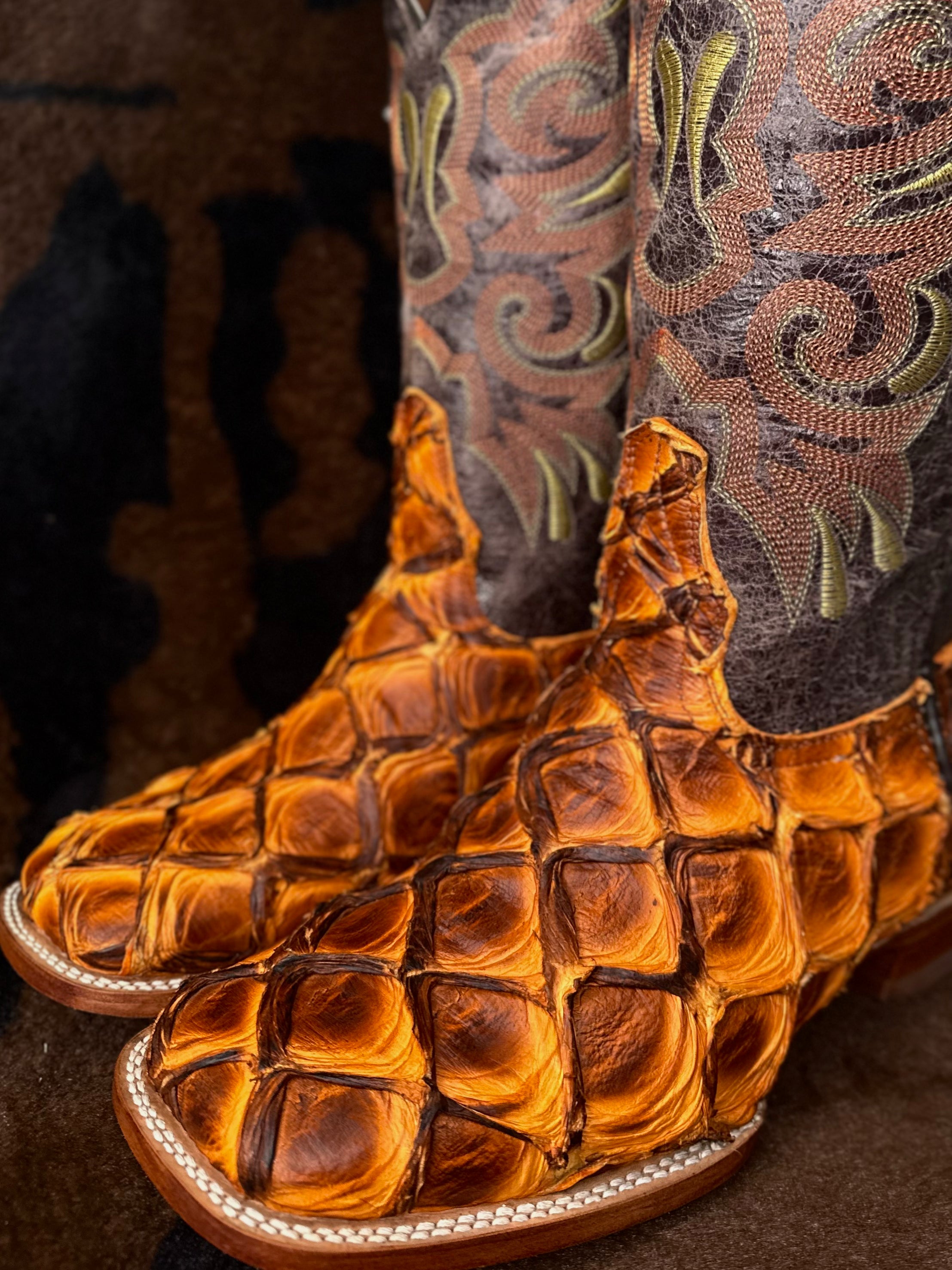 Bota Exotica: Arampaima 181 Anarangado/ Cafe